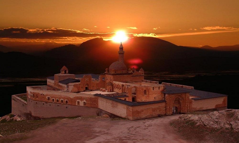 İshak Paşa Sarayı